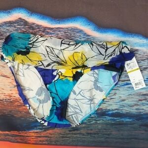 Be creative swim bottom flower size 14